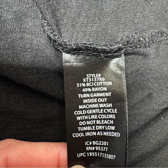 Social by Standard Sanctuary Women’s Large Black Tee - Picture 7 of 8